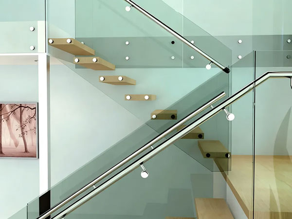 玻璃樓梯扶手是現(xiàn)代家居注入通透與高級(jí)感的點(diǎn)睛之筆