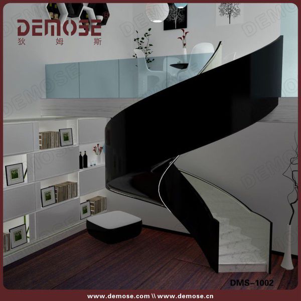 小空間鋼玻璃旋轉樓梯