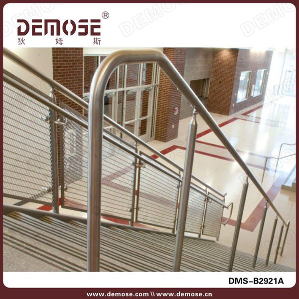 4 不銹鋼樓梯護欄