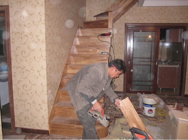 樓梯扶手安裝現(xiàn)場圖