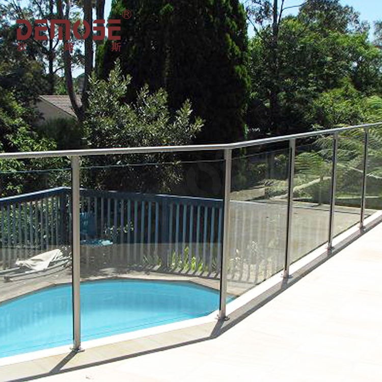 帶鋁合金扶手泳池護(hù)欄