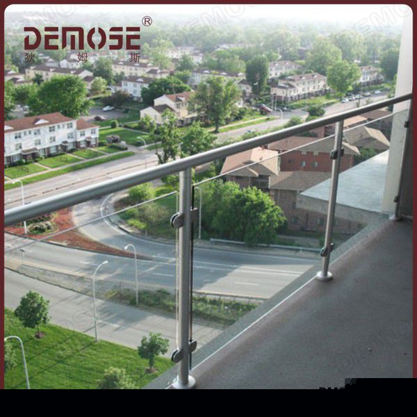 陽臺不銹鋼護欄多少錢一米