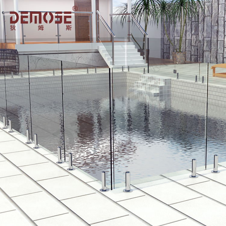 簡約的泳池欄桿介紹——夏天，游泳吧！