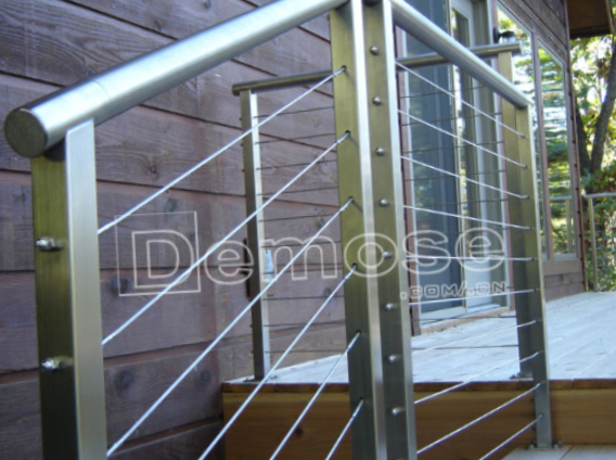 不銹鋼欄桿護(hù)欄圖片