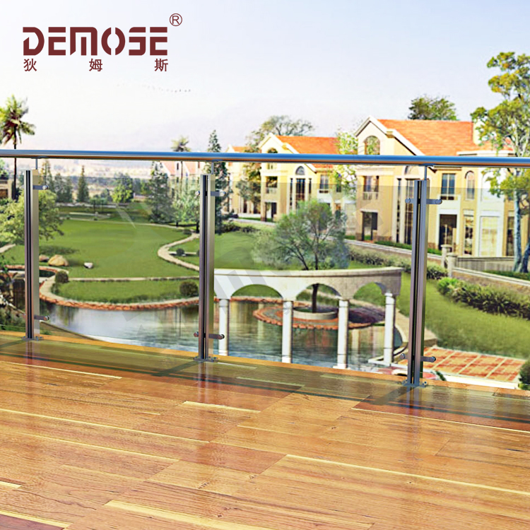 別墅玻璃欄桿的優點以及圖片大全