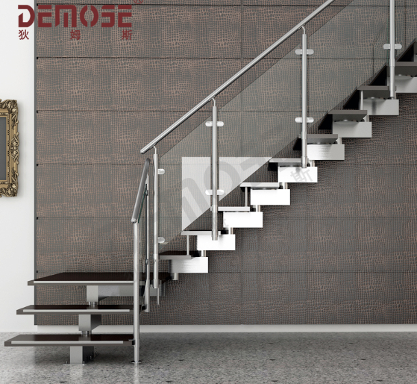 鋼結構踏步樓梯圖片