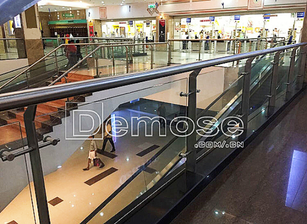 商業(yè)場(chǎng)所不銹鋼欄桿 商業(yè)場(chǎng)所不銹鋼欄桿