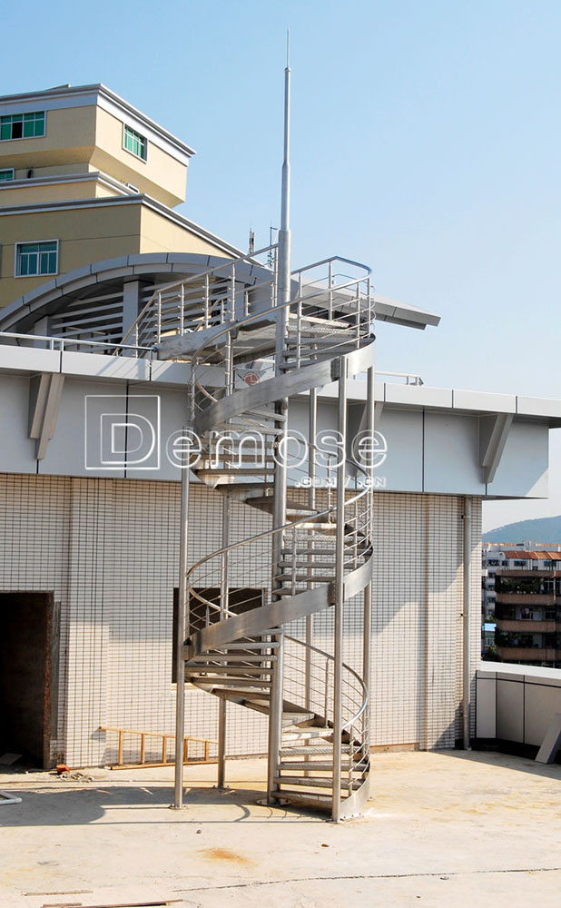 螺旋樓梯設計指南：尺寸計算與安全美學平衡