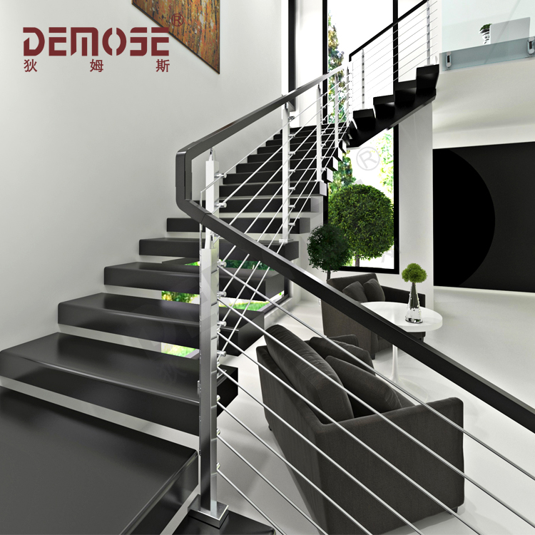 不銹鋼欄桿 vs 鐵藝欄桿：全面對比與選購指南